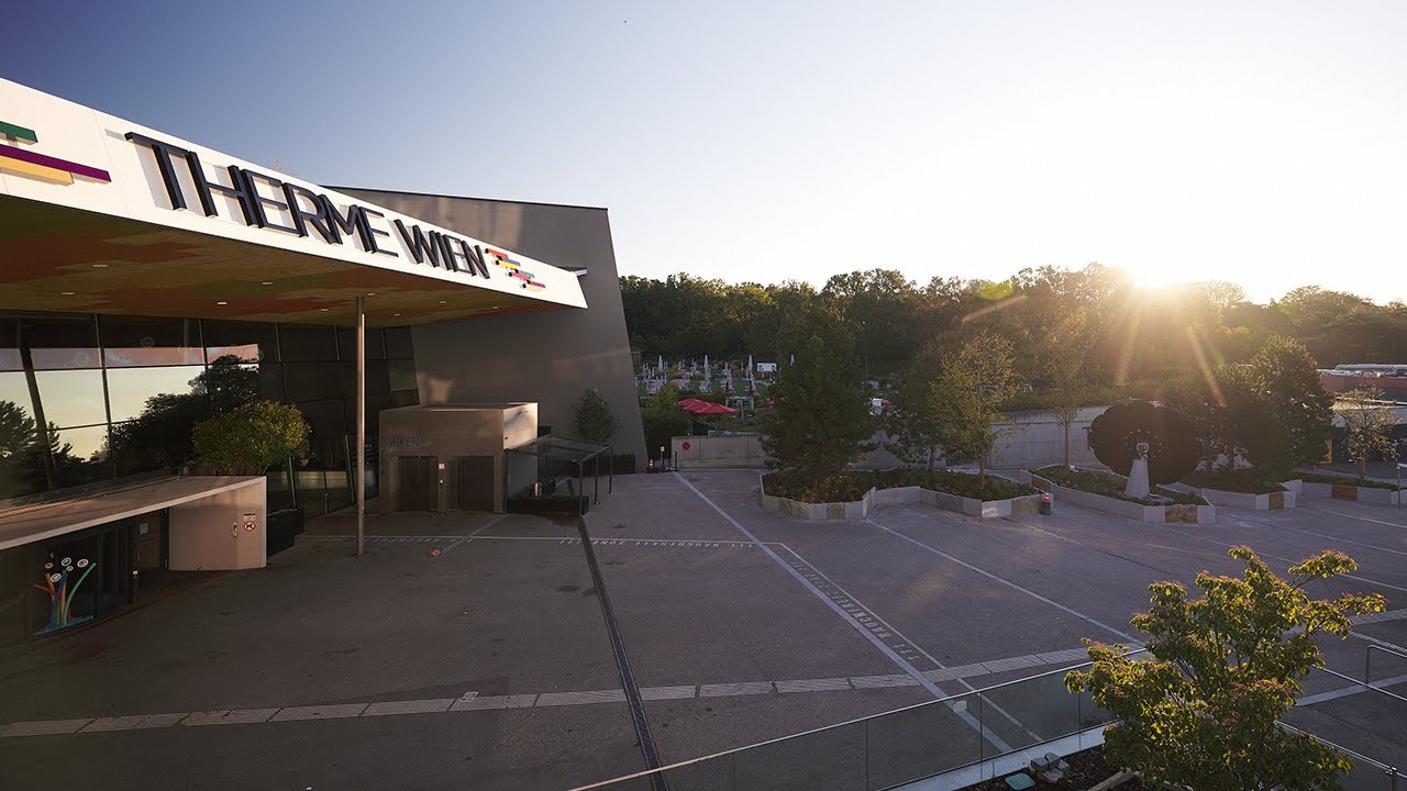 Drohnenflug durch die Therme Wien I THERME WIEN