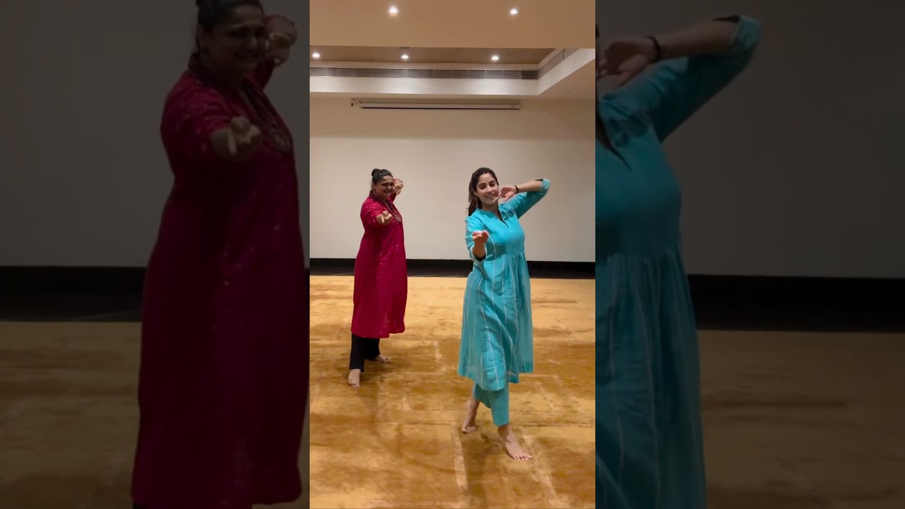 Janhavi Kapoor's classical dance on #Pardesiya #ParamSundari
