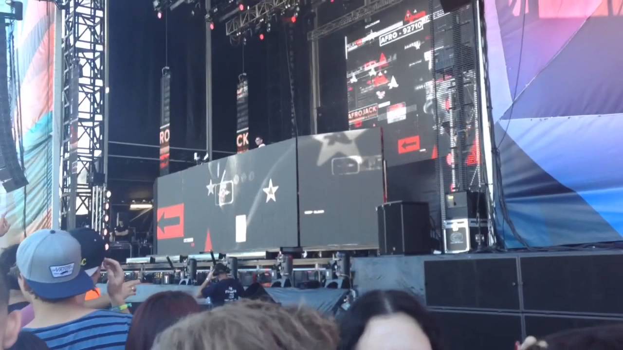 Afrojack drops Miley Cyrus' - Wrecking Ball (Afrojack Remix) @ Stereosonic 2013