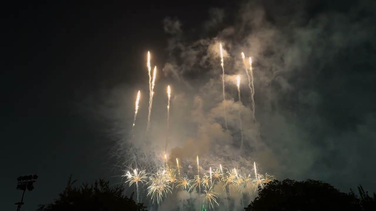 Halloween Screams fireworks  🎆 