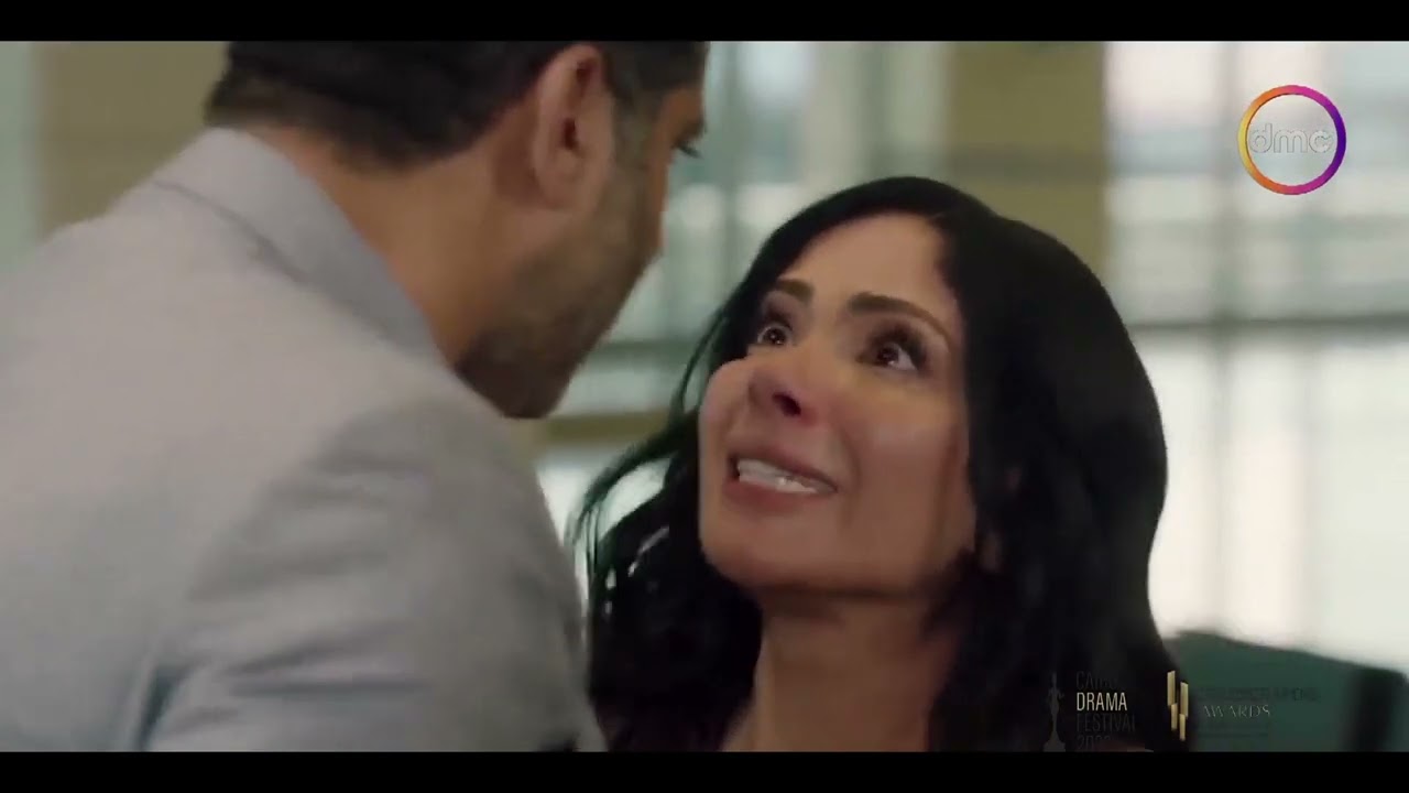 بعد نجاحها في مسلسل تحت الوصاية.. تعالوا نشوف لحظة تكريم الفنانة منى زكي في مهرجان القاهرة للدراما