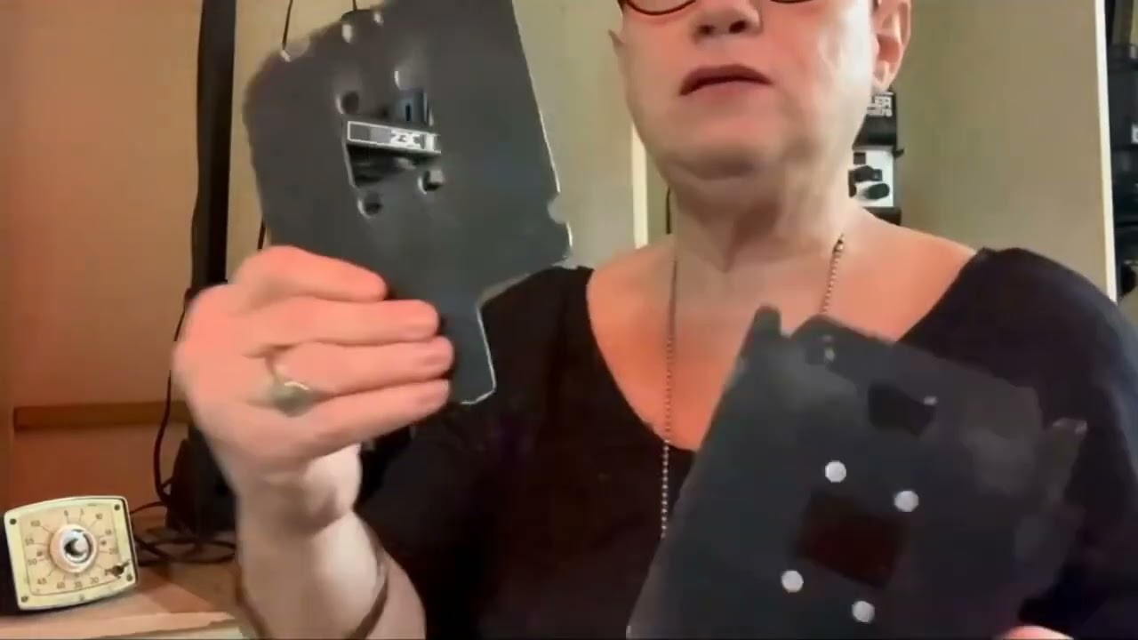 *G  Vids   QUIZ   The Darkroom   Part 1   Enlarger