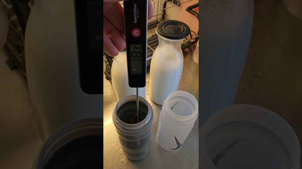 Camelbak podium vs Nike big mouth insulation test water bottle