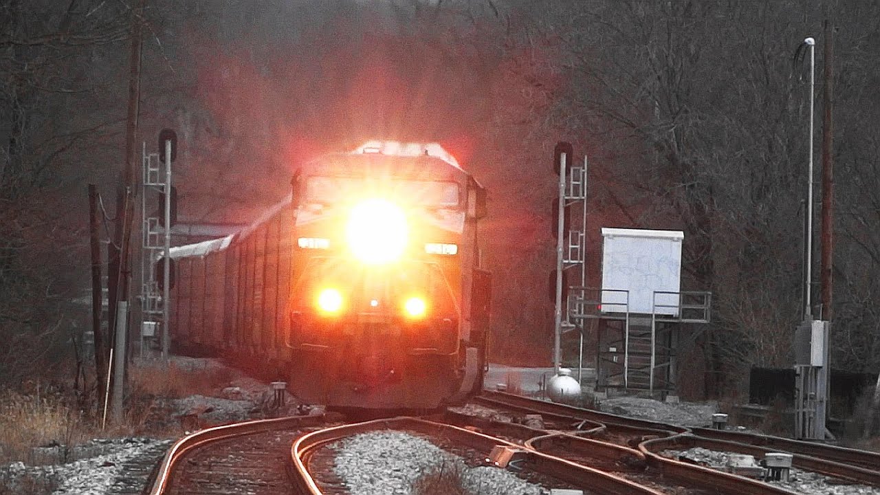 CSX Q216 Autorack Train In Point Of Rocks