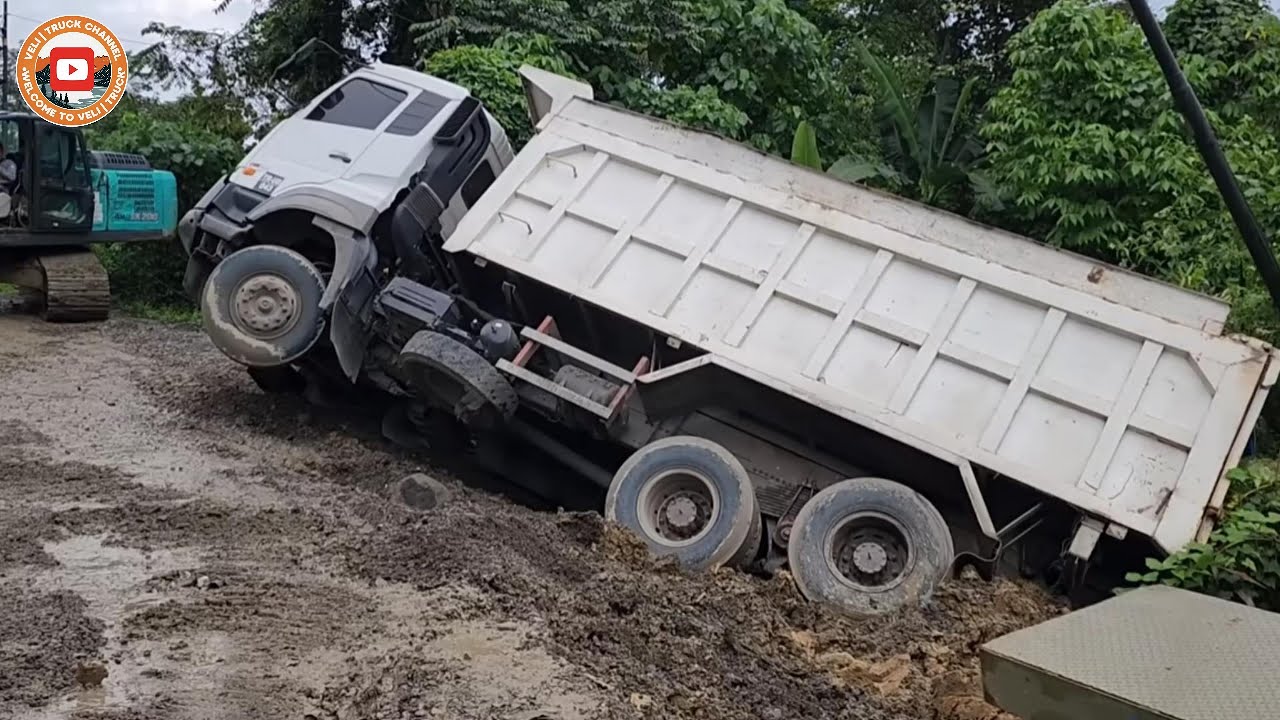 Truck Rollovers, Slides & Stuck in the Mud &ndash; Heart-Stopping Rescue Moments on Slopes and Mountains