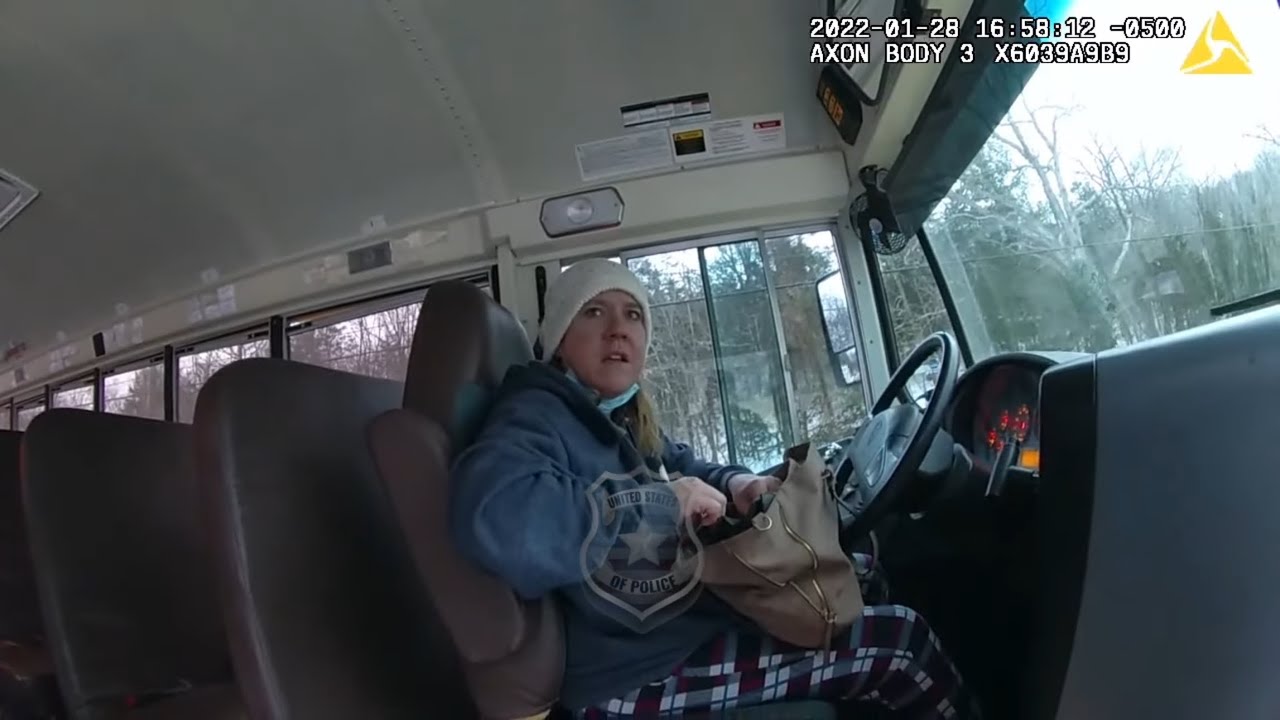 Водитель школьного автобуса сел за руль пьяным, на борту было 27 детей