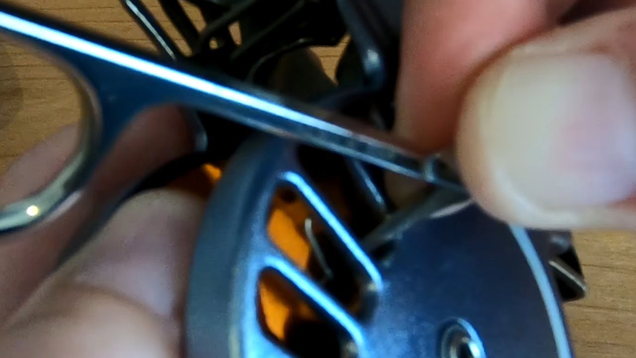 How to mod the Revo | Good focus on the whole spring at 5:34