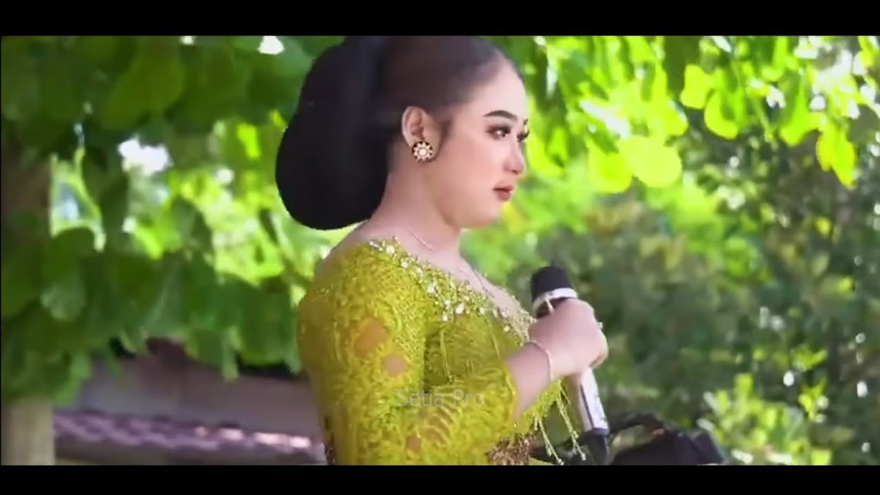 NIKEN SALINDRI DI SEKOP SEKOP LAGU ANDALAN