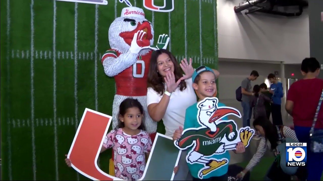 Playoff Fan Central kicks off in Miami Beach ahead of national title game