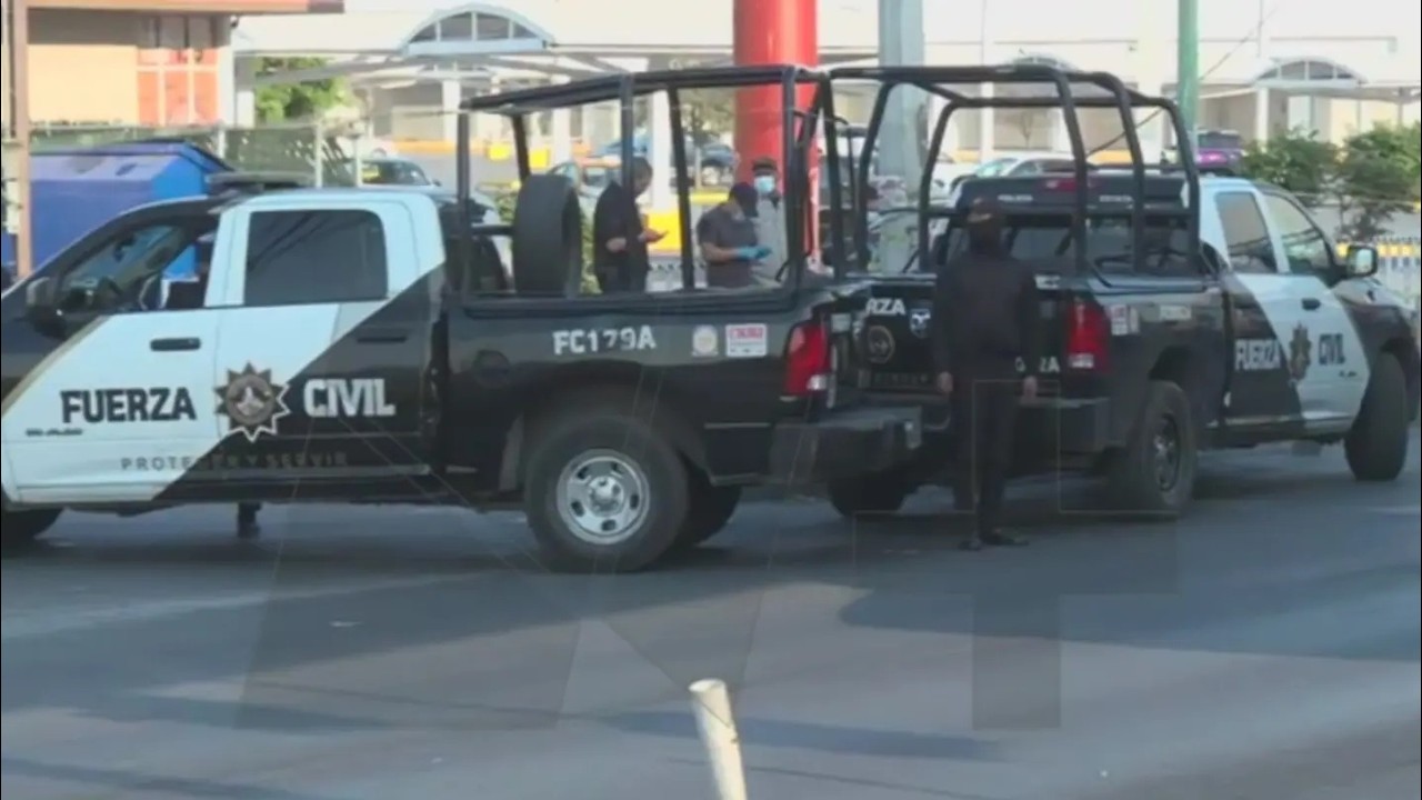 Matan a Balazos a Hombre en Estacionamiento de Plaza Comercial en Monterrey