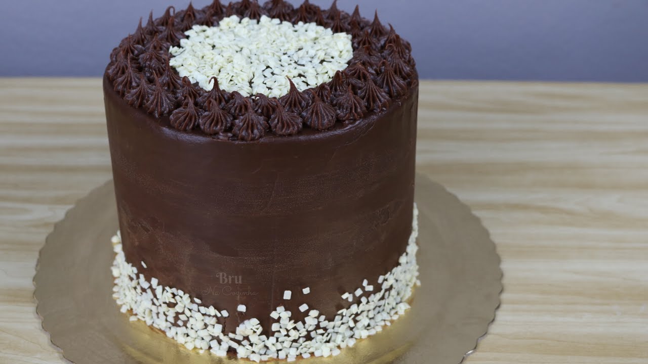 COBERTURA DE GANACHE COM CHOCOLATE FRACIONADO - Bru na Cozinha