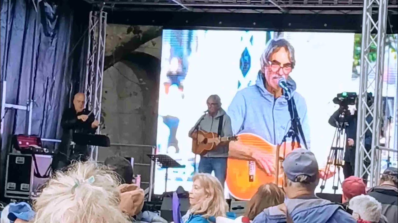 Bernd Köhler - ewo2 - Friedensdemo Stuttgart  3.10,2025