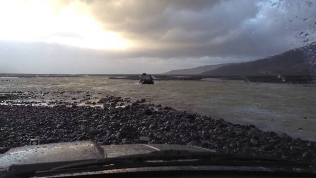 Scary Super Jeep Iceland River Crossing 2013