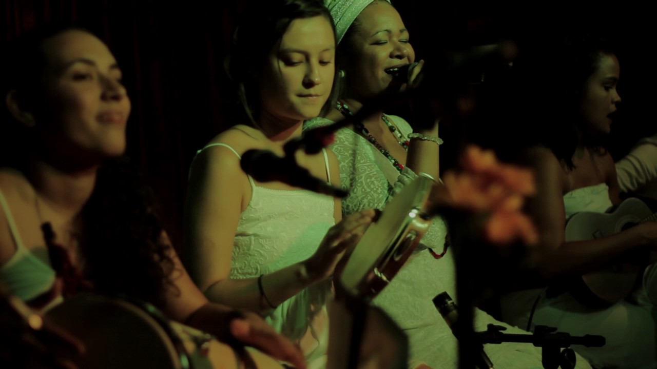 Embala eu / Dona da casa / Pontos (Domínio público) - Samba de Dandara (AO VIVO)