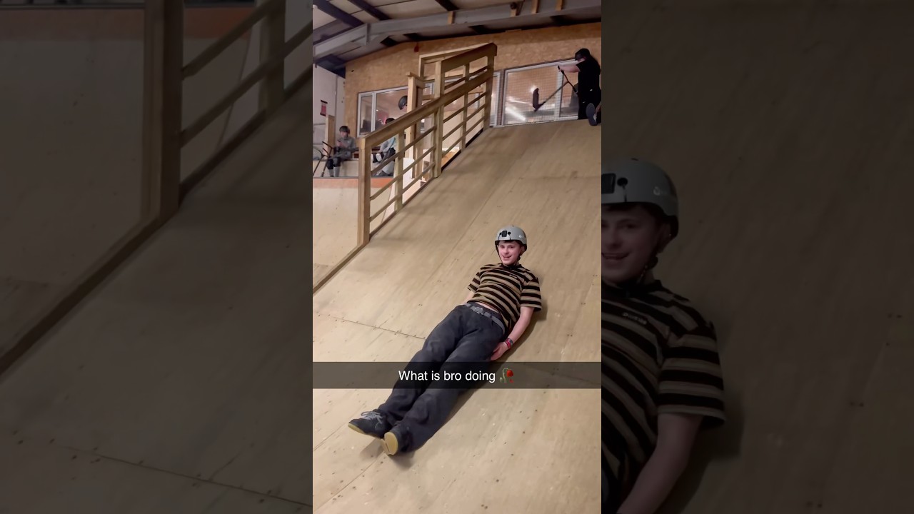 What is bro doing 😂🥀 #scooter #skatepark #scooterride #skate #skateboarding #skateshorts