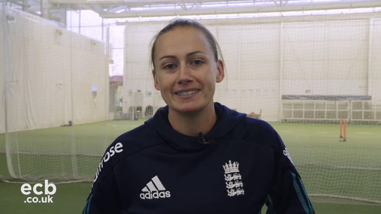 Laura Marsh On Body Alignment When Bowling Off Spin in Cricket