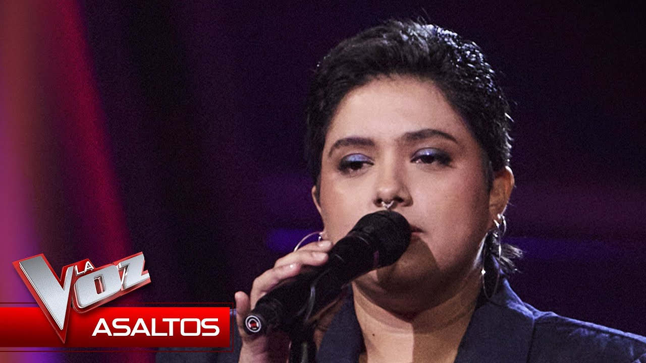 Estefan&iacute;a canta 