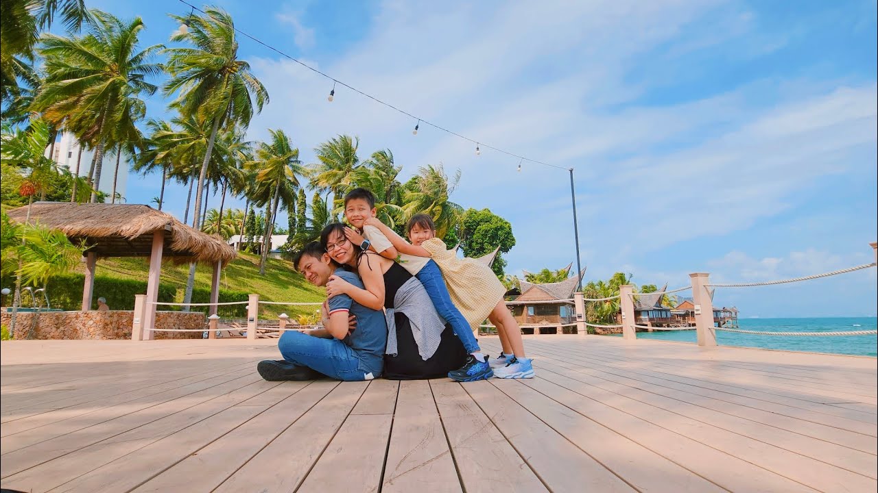 Chồng Sing đưa gia đình đi trốn ở Batam – Indonesia, nơi sóng biển làm mọi muộn phiền tan biến 