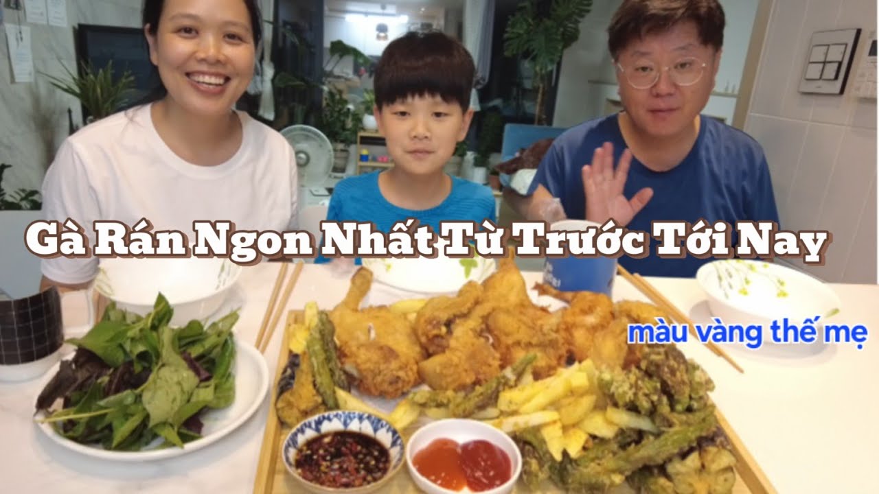 Hai anh Hàn quốc mừng quýnh với mâm gà rán giòn ngon nhất từ trước tới nay