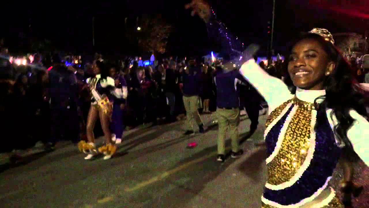 Edna Karr Majorettes In Nyx Parade 2016