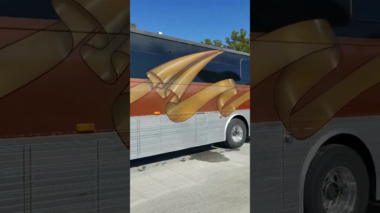 Gary Hatt heading out after the Branson Eagle Bus Rally