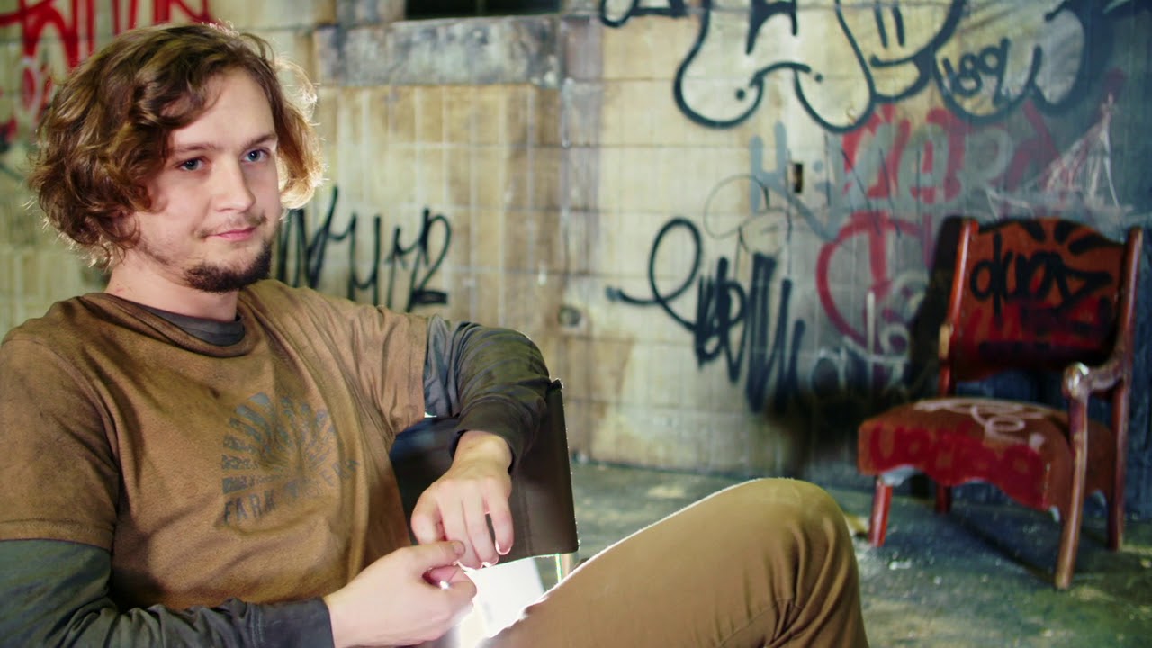 Escape room - Itw Logan Miller (official video)
