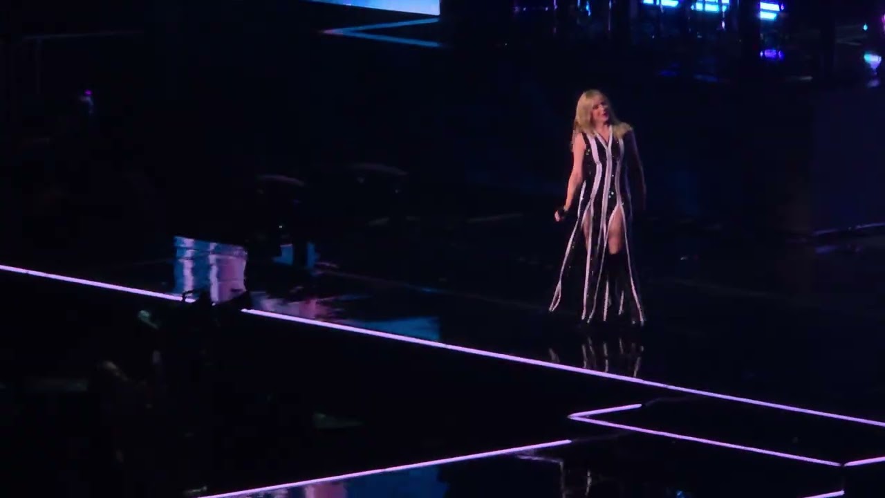 Kylie Minogue - All The Lovers Live Tension Tour (Miami)