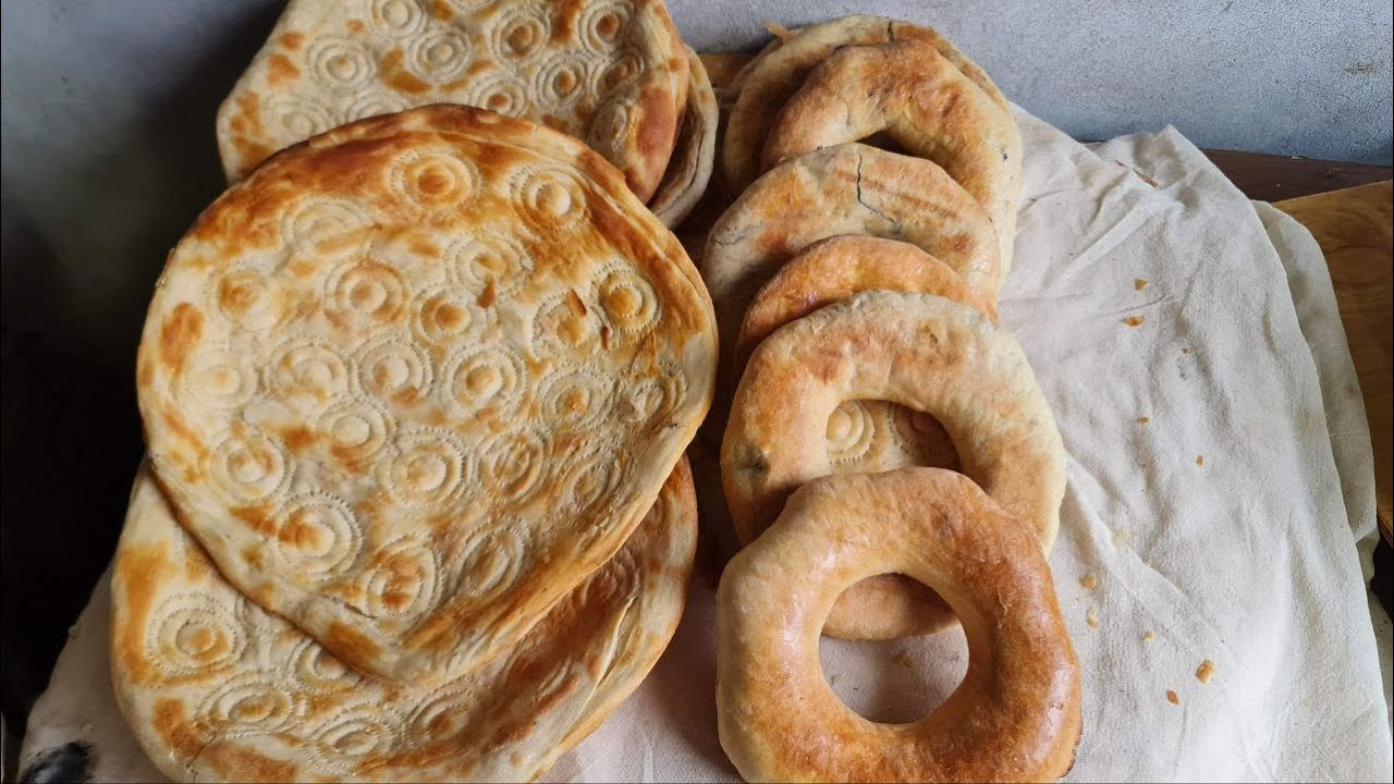 Yog`li va go`shtli tandir noni/ Мясное хлеб и лепёшки от слоеного теста