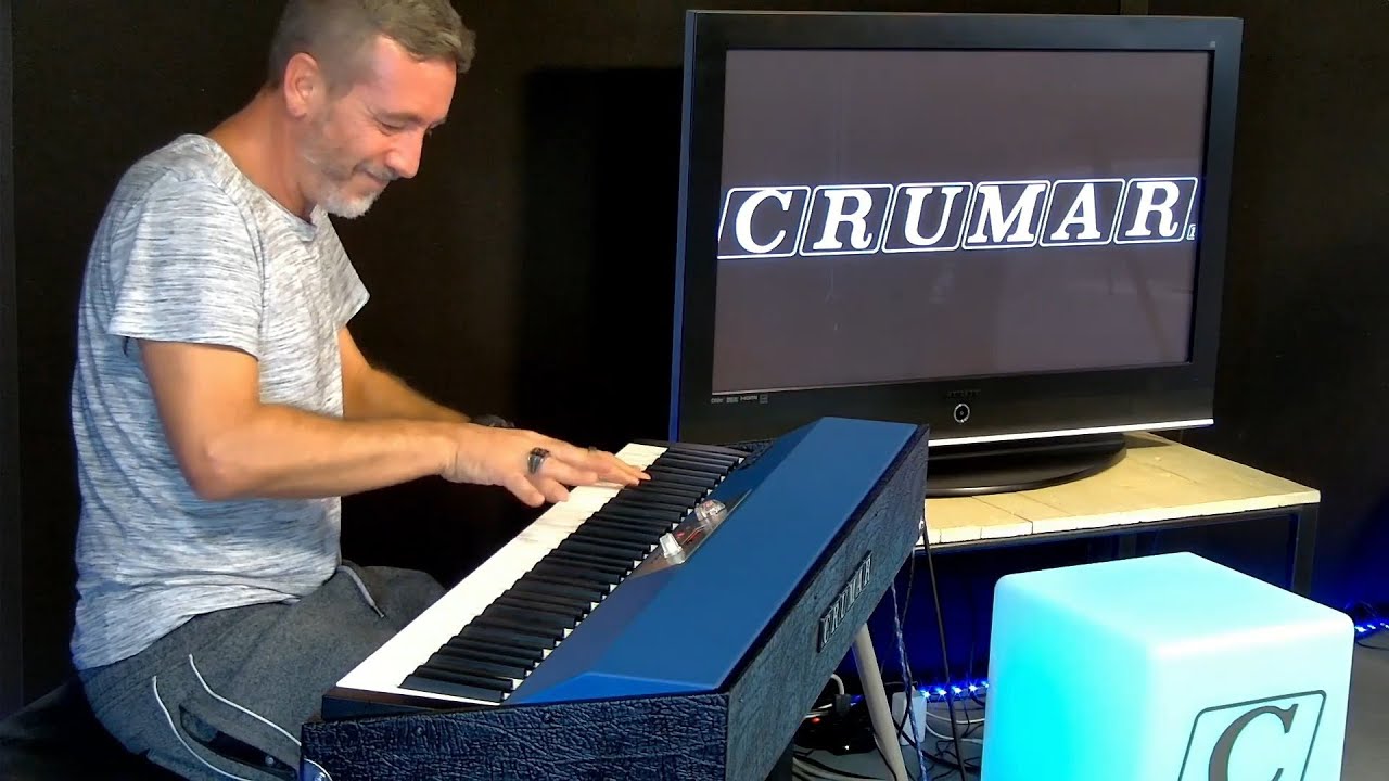 Crumar Seventeen played by Ernesto Ghezzi