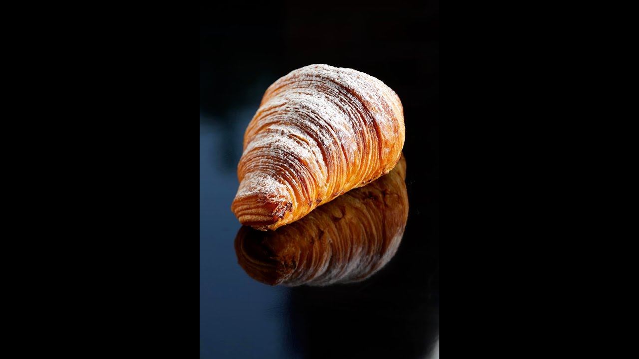 Come fare la chiusura del croissant francese e del cornetto all'italiana