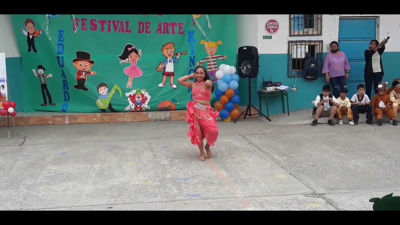 ESCUELA EDUARDO KINGMAN PRESENTACIÓN EMILY VILLAMAR