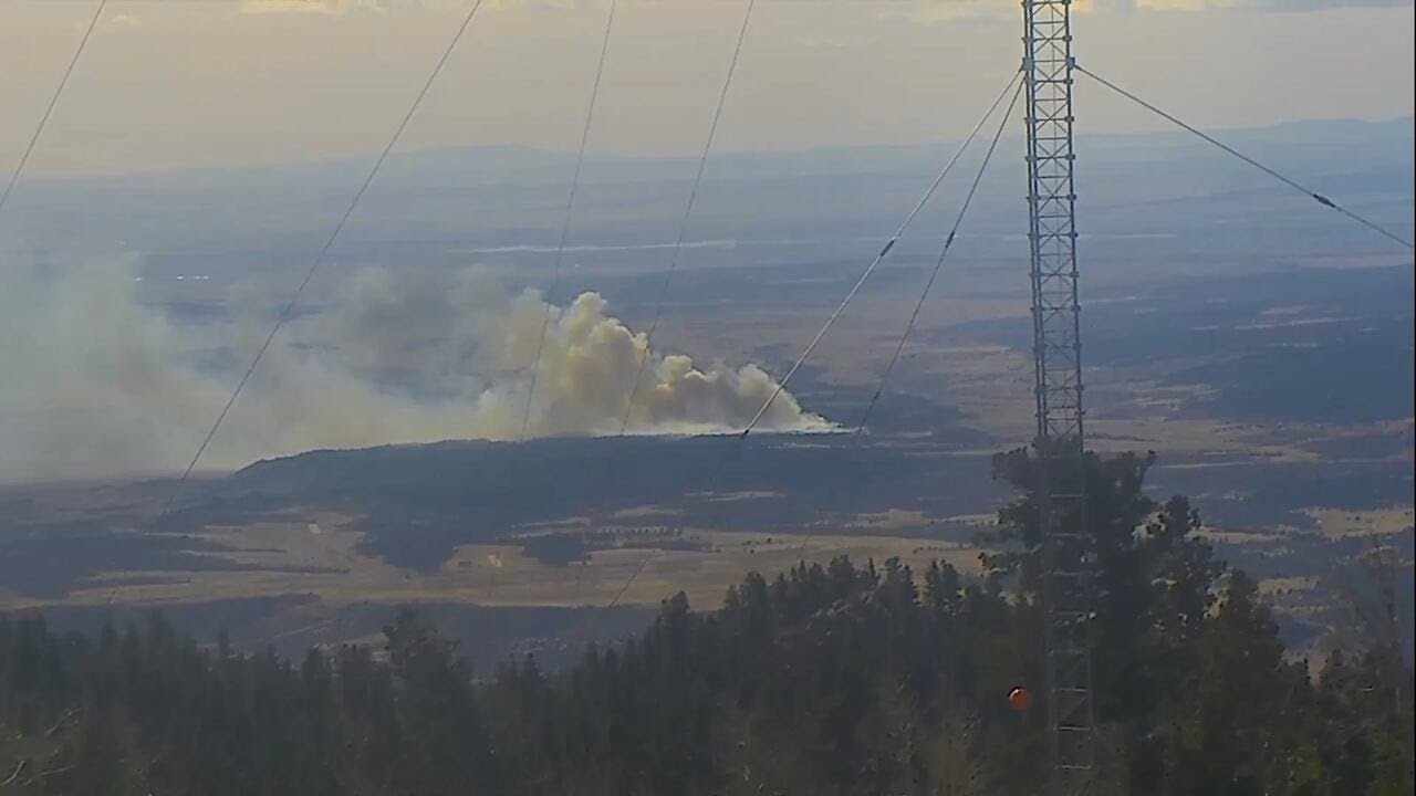Crews respond to fire in Fort Carson burning 350 acres