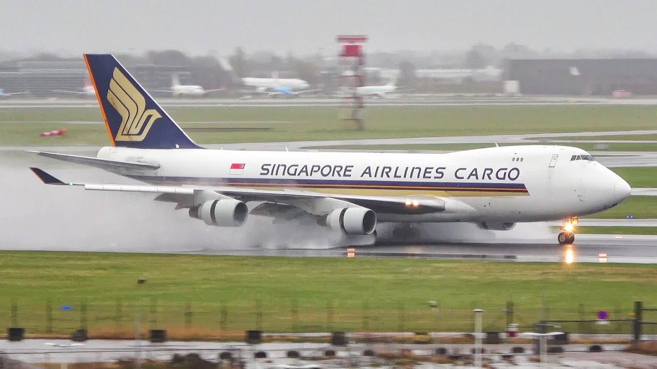 (4K) Singapore Airlines cargo 747 Beautiful landings & take-offs at Amsterdam airport Schiphol!