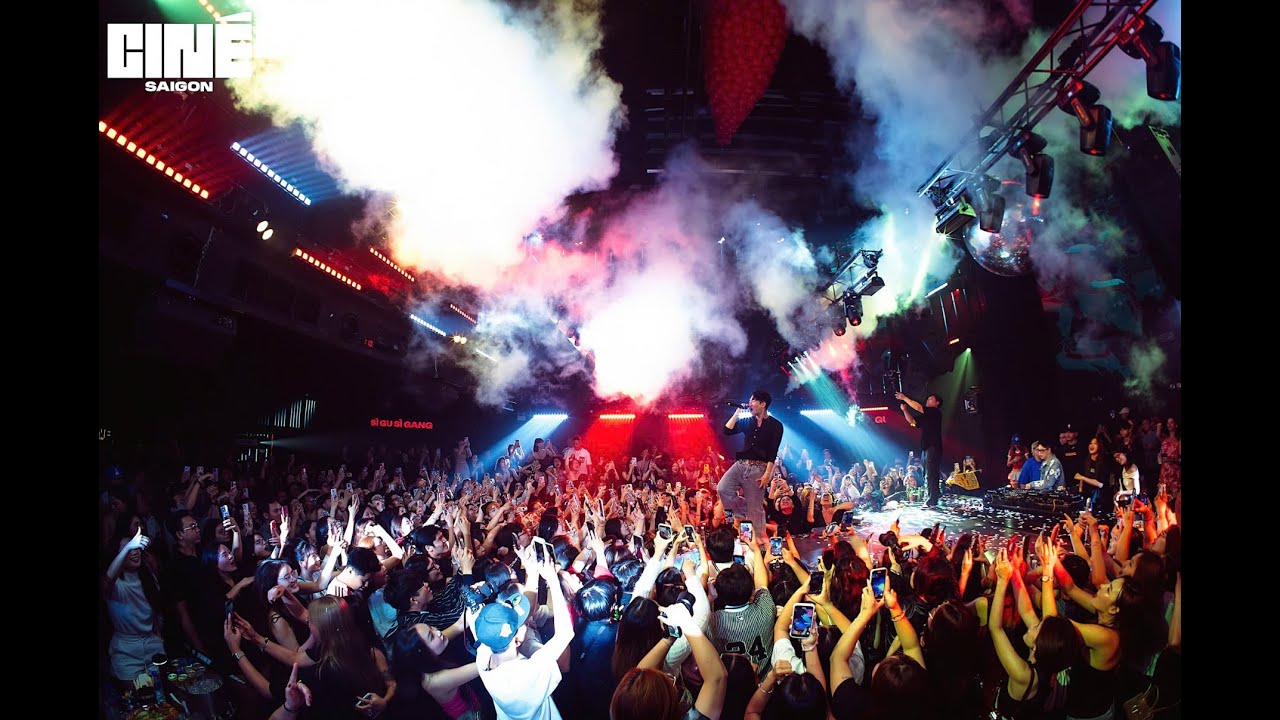 HURRYKNG - MAMMA MIA & WALK [Live at @CinéSaigon]