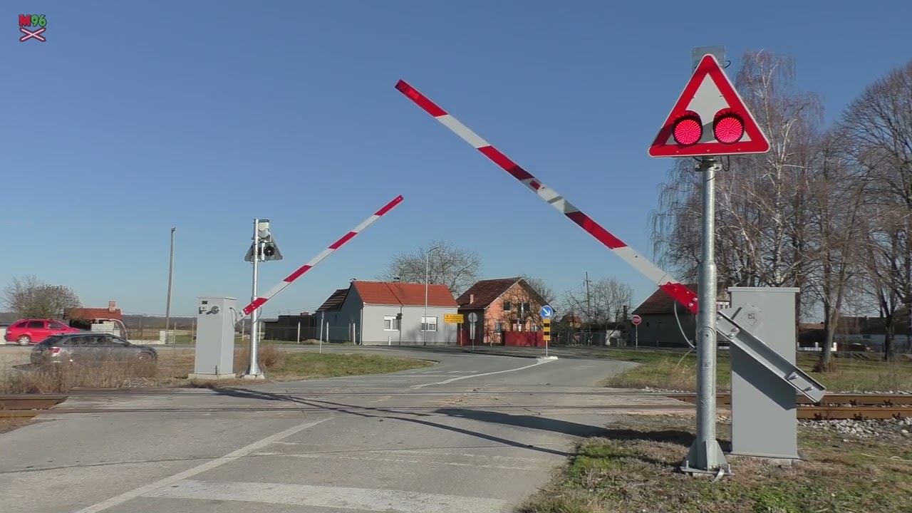 Željeznički prijelaz Koška #1 (HR) - 29.12.2023 / Železniční přejezd / Croatian railroad crossing