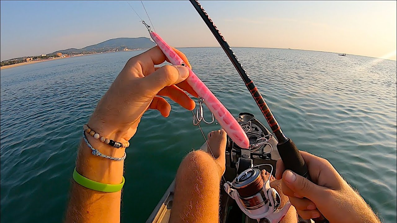 Pescata Estiva in Kayak con Esche Artificiali - UNA CATTURA MOLTO PARTICOLARE!