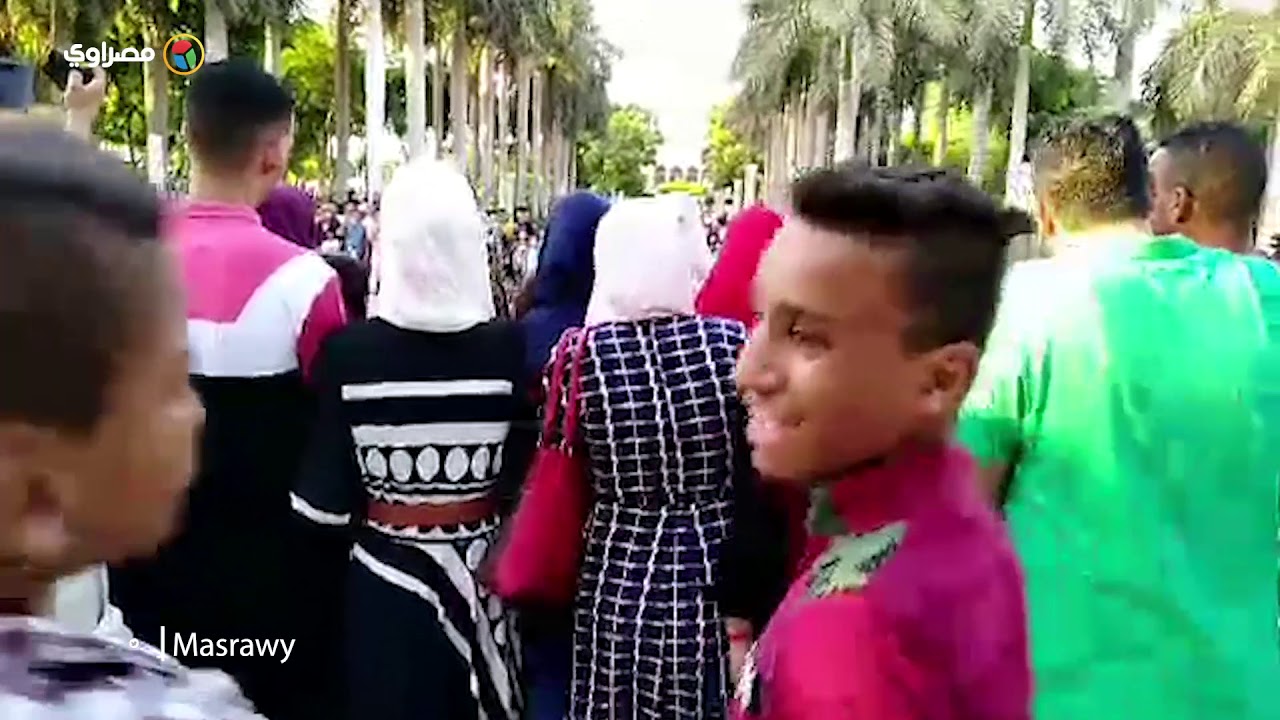 على أنغام الشعبي.. زفاف بحديقة الأزهر  في رابع أيام العيد