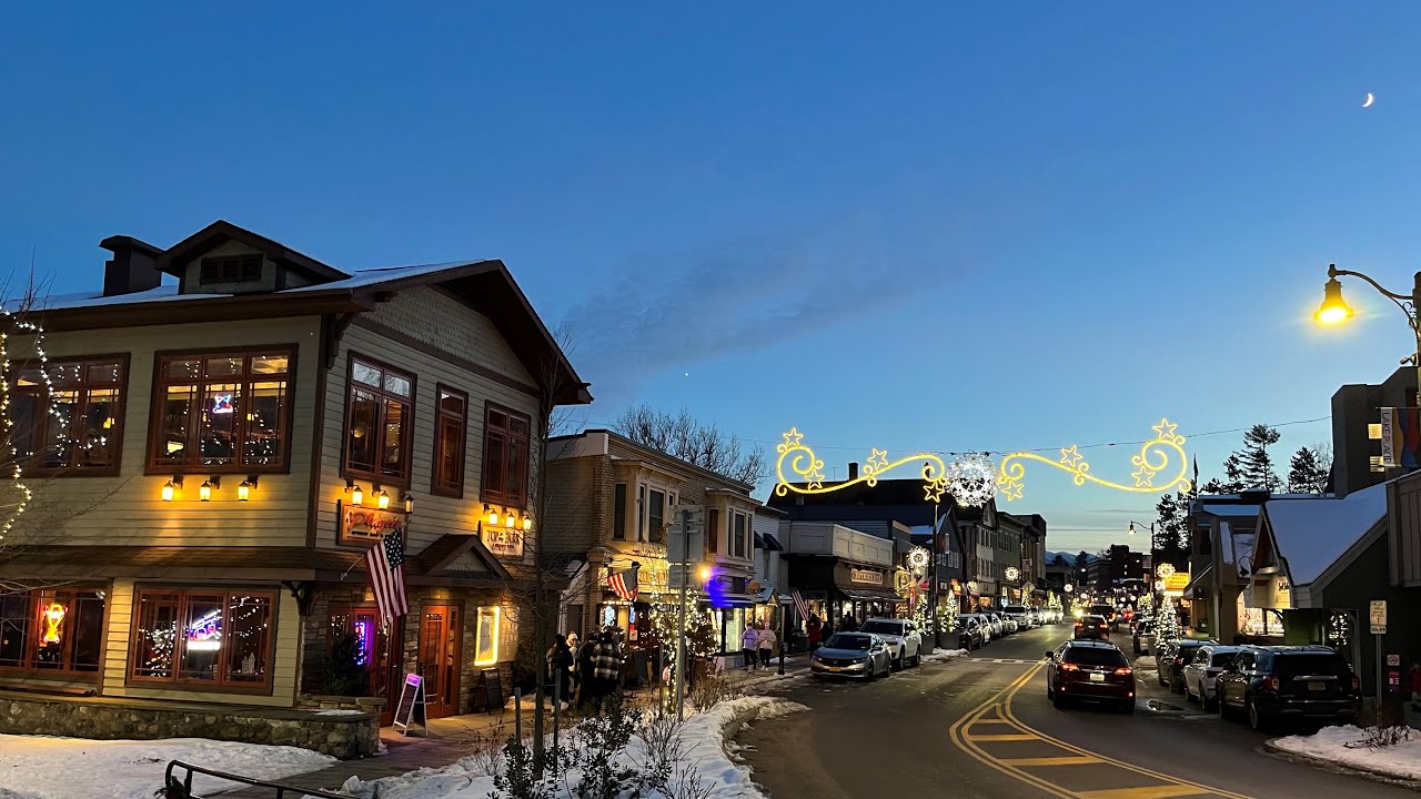 Christmas Lights Walk - Main Street Lake Placid NY (12/16/2023)