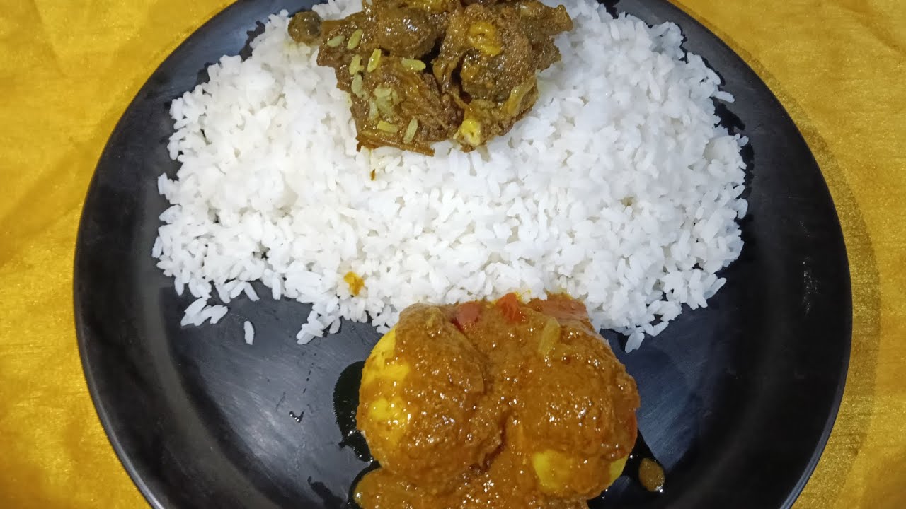 Hello doston today I eat rice and dal and murgi chamdi and anda gravy 🍛