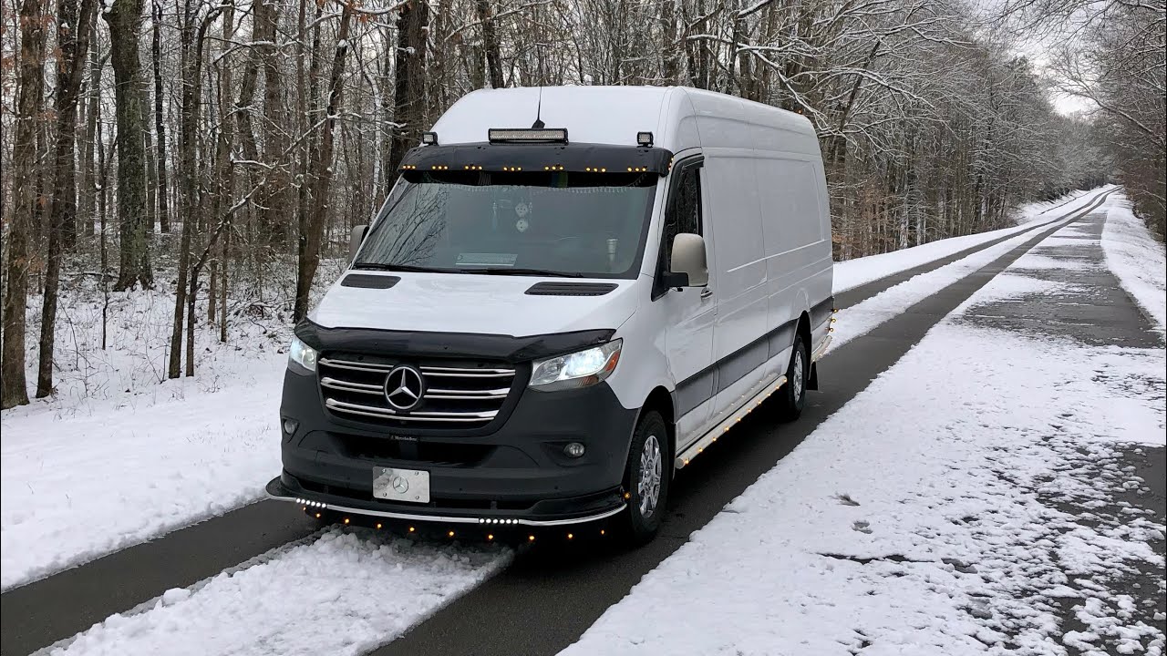 Через снег по закрытой дороге домой. Дальнобой на спринтере по США. Sprinter.