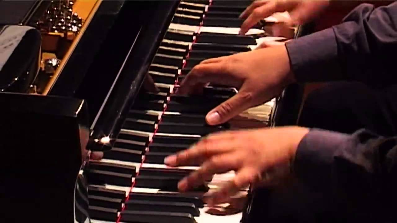 Olivier Greif - Le Tombeau de Ravel piano à quatre mains - 1975 - ABB Reportages