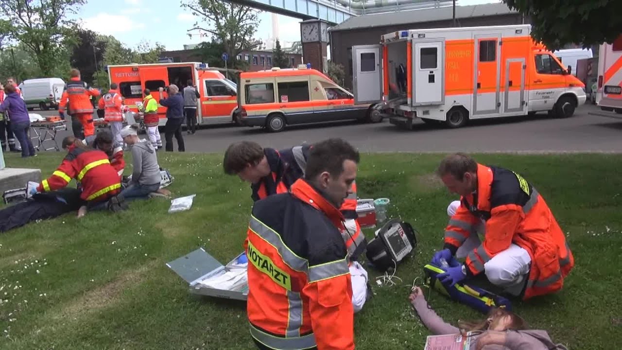 [GRILLUNFALL BEI FEIER] - Abschlussübung Notarztkurs DRK Bildungszentrum Düsseldorf - [MANVÜBUNG]