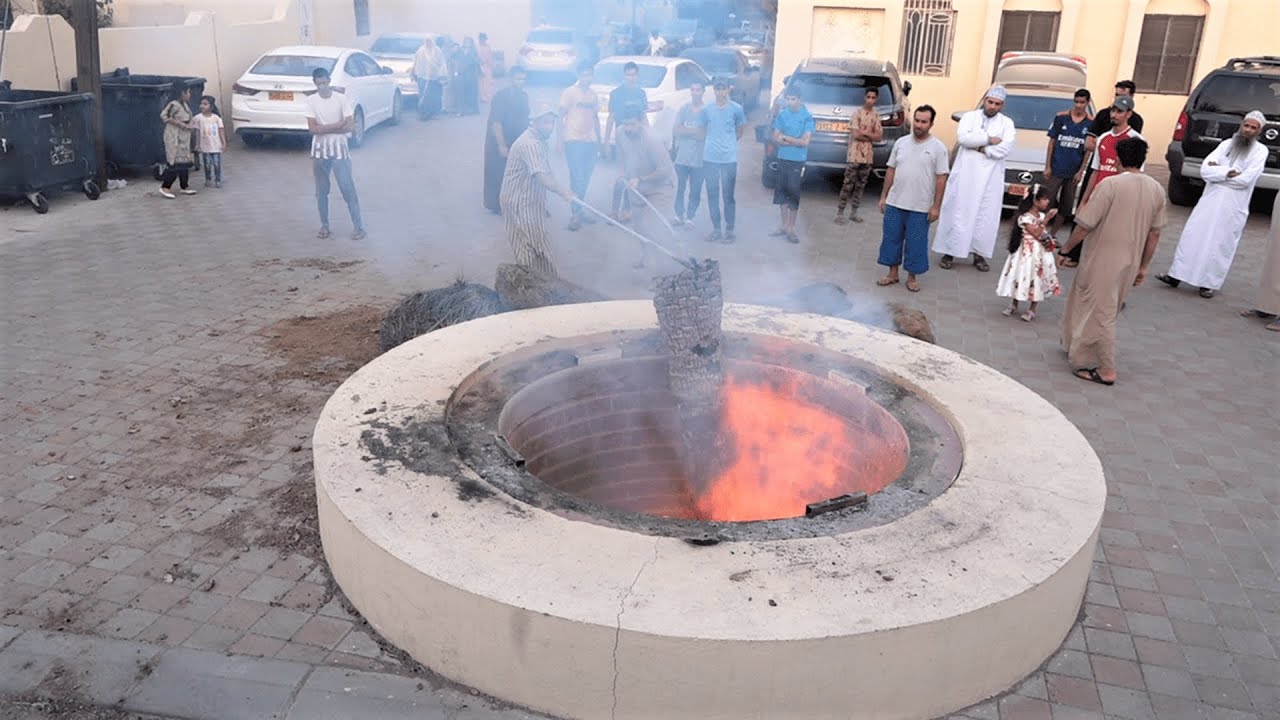 تنور الشواء في حارات ولاية بهلاء   (Meat Oven 