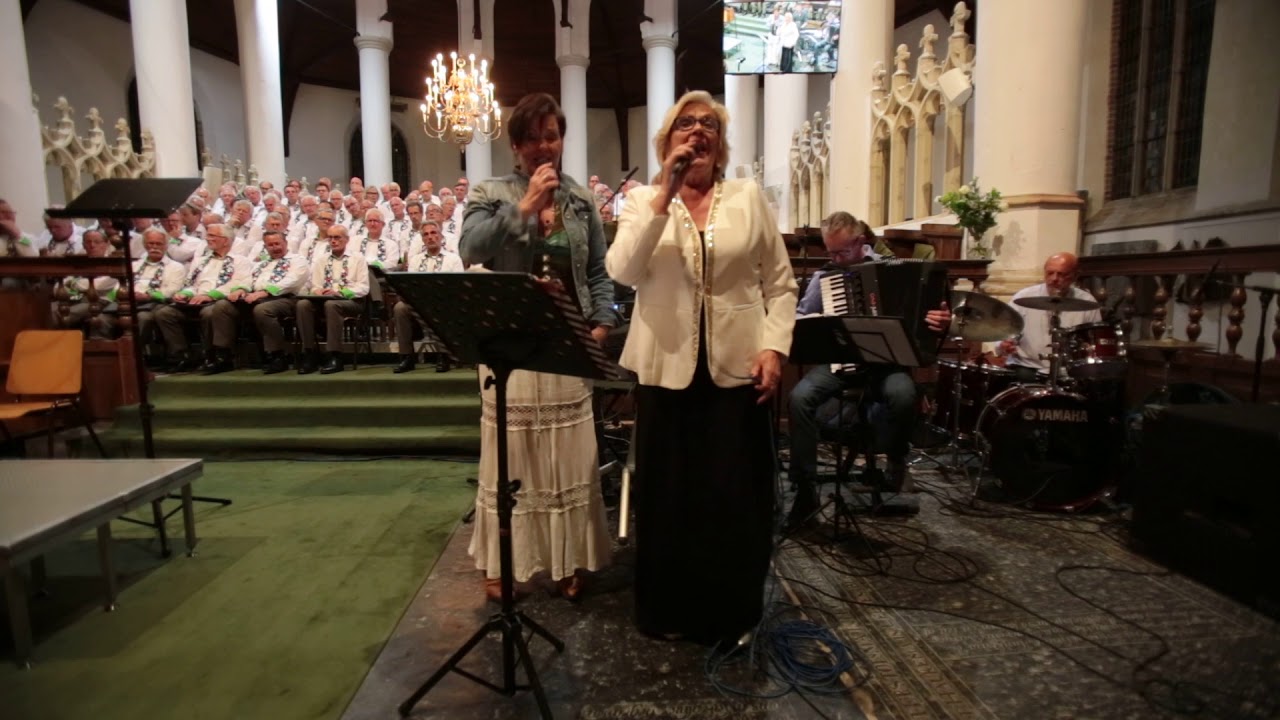 Anneke Douma en Agnes Sambrink ...het nummer heet...Gean no net fuort..met combo