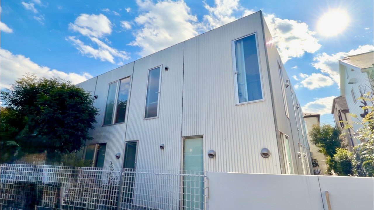 Нет балкона?! Внутри микроквартиры в Токио 😳🏠 – 24 кв.м / 258 кв.футов (Эпизод 103)