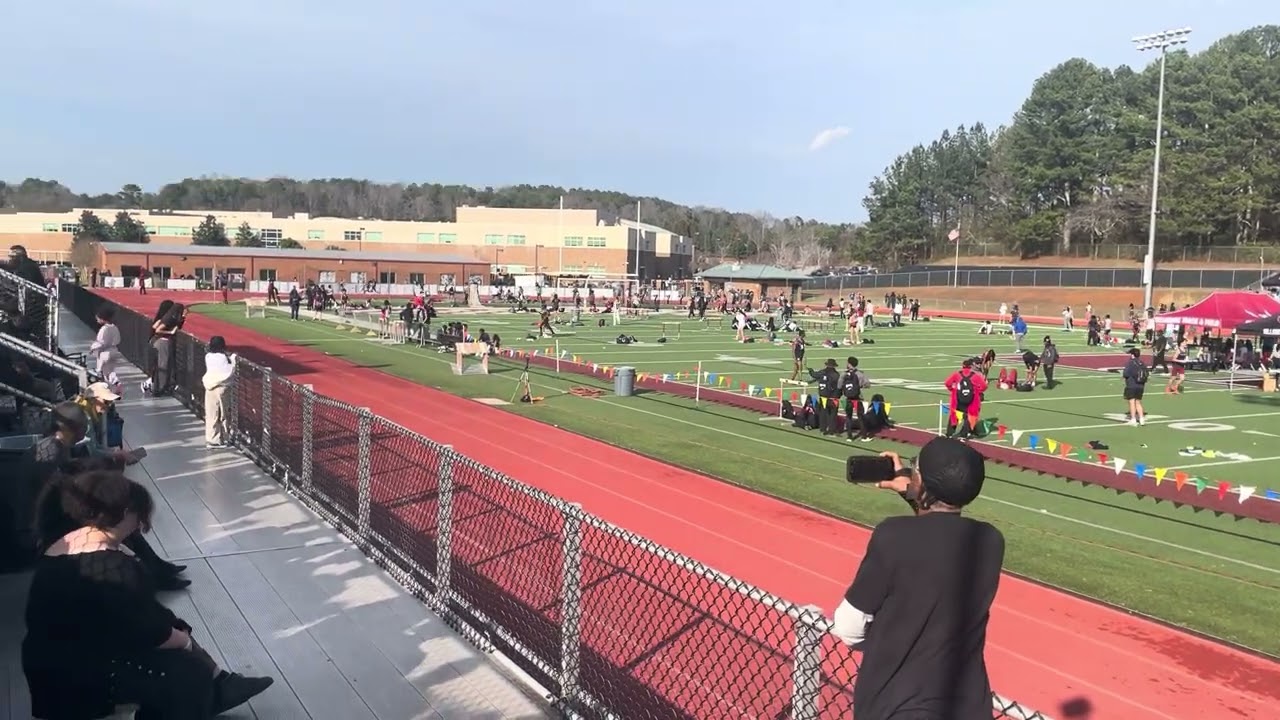 6-й ежегодный турнир Hillgrove Invitational, забег на 400 метров среди девушек, 4-й забег, средня...
