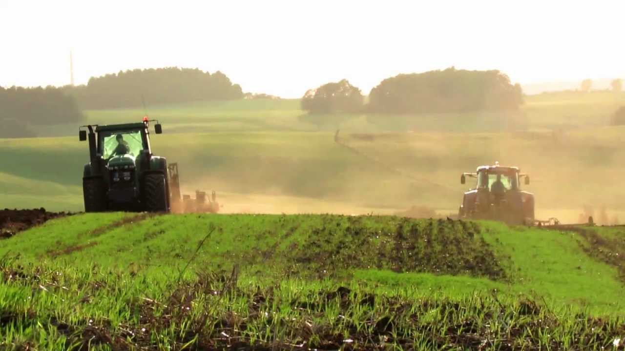 Fendt 936, John Deere 8320 und 7930 beim Pflügen