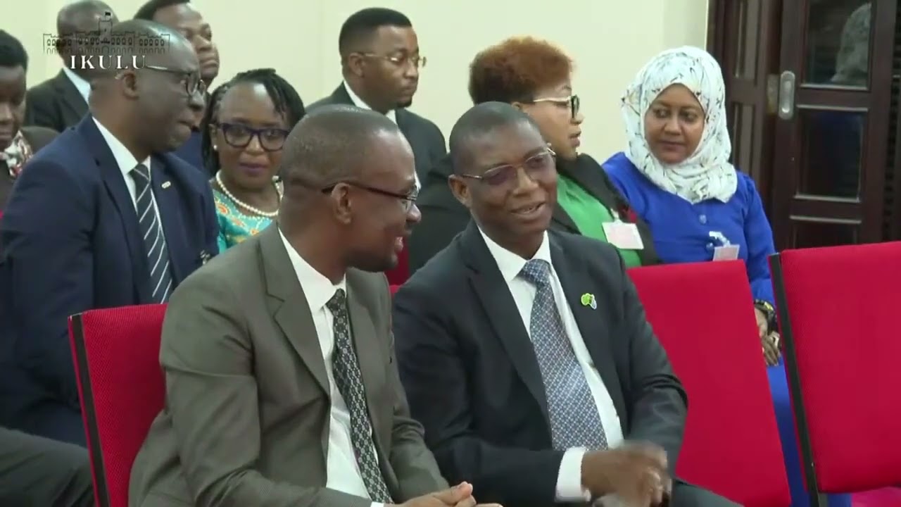 MHE  RAIS SAMIA AKIPOKEA HUNDI YA MCHANGO KWA AJILI YA MAAFA YA KATESH, WILAYA YA HANANG