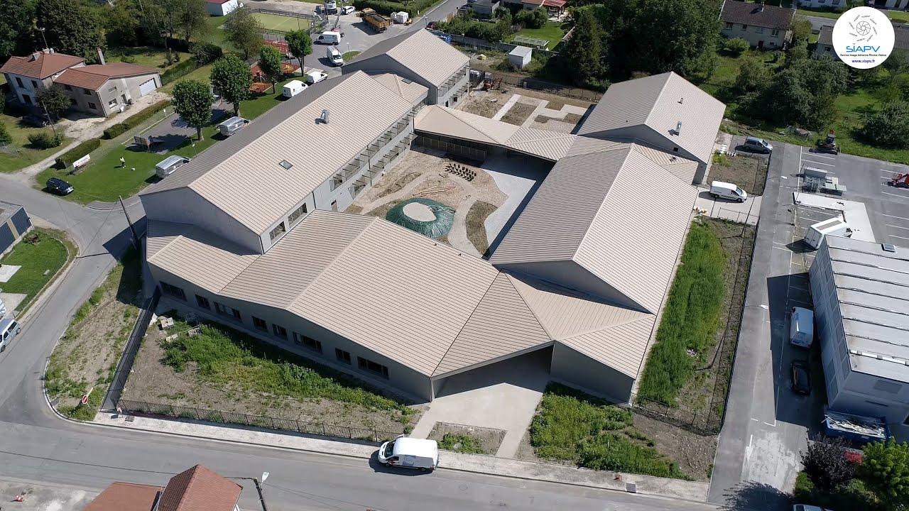 Film construction Ecole des Savoirs Varennes mars 2023 septembre 2024 4K logo SIAPV
