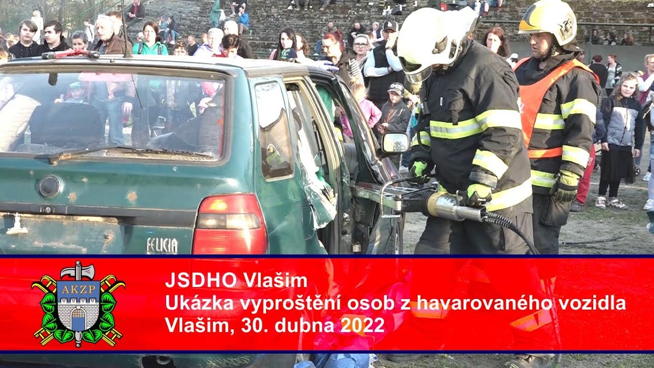 JSDHO Vlašim - ukázka vyproštění osob z havarovaného vozidla